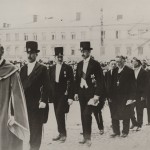 Mannerheim promoverades till hedersdoktor vid Helsingfors universitets filosofiska fakultets promotion år 1919. 